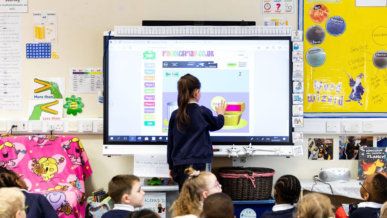 Qtenboard 交互式白板：激發(fā)學(xué)生想象力的數(shù)字畫布