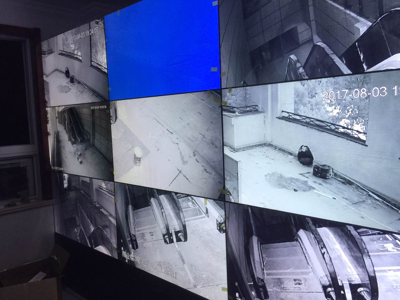 液晶拼接屏安裝測(cè)試