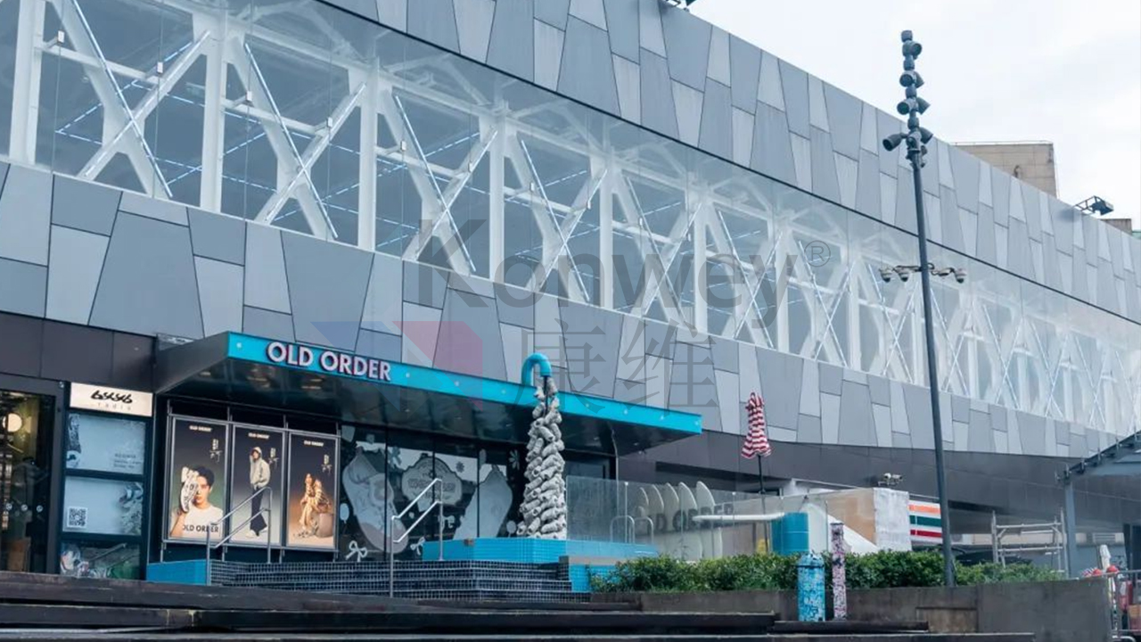 康維偉業(yè) K 形廣告機(jī)，點(diǎn)亮上海商場(chǎng)新活力