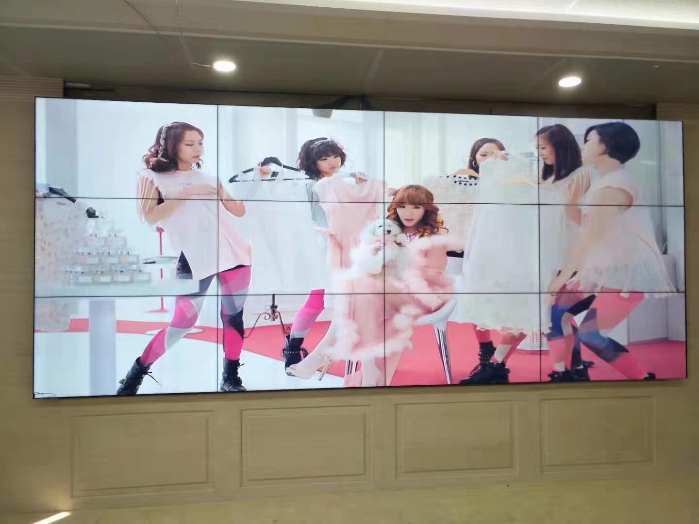 液晶拼接屏安裝測(cè)試